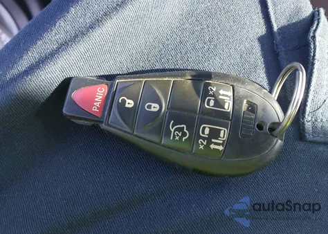 2013 Chrysler Town & Country Touring из США, поврежденный, VIN 2C4RC1BGXDR584434